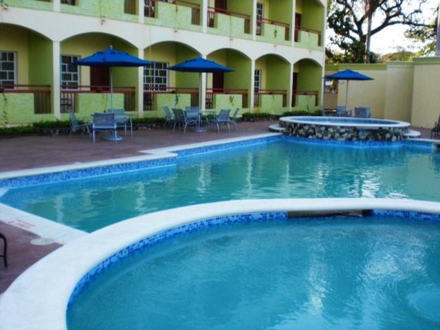 Hotel Novus Caoba Esperanza Exteriér fotografie
